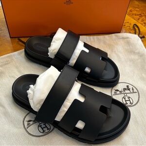 Hermes Chypre Sandals - NEW & AUTHENTIC!
Size EU 39.5
